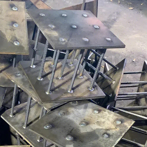 在确定林芝预埋件位置时，需要考虑以下几点